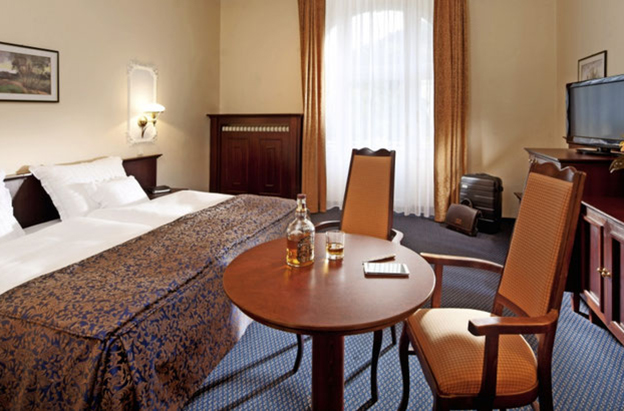 0122Hotel Excelsior