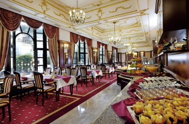 0120Hotel Excelsior